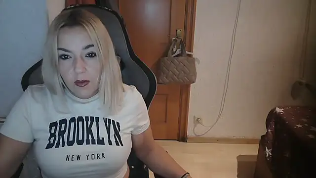 bekka   online show from October 31, 8:15 am