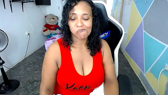 Snapshot of marysol83 chatting on January 8, 1:42 am marysol83 online show from January 8, 1:42 am