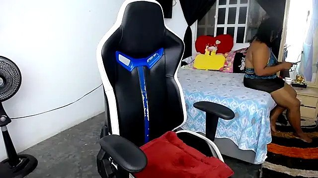 Snapshot of marysol83 chatting on March 8, 2:45 am marysol83 online show from March 8, 2:45 am