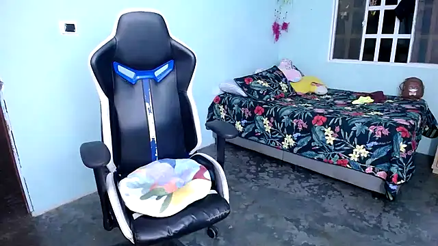 Snapshot of marysol83 chatting on December 3, 12:29 am marysol83 online show from December 3, 12:29 am