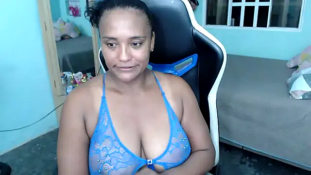 Snapshot of marysol83 chatting on January 10, 3:30 am marysol83 online show from January 10, 3:30 am