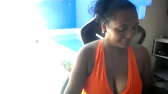 Snapshot of marysol83 chatting on February 8, 5:49 pm marysol83 online show from February 8, 5:49 pm