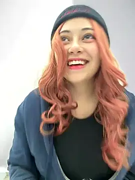 Snapshot of seraphine23 chatting on January 24, 5:21 am seraphine23 online show from January 24, 5:21 am