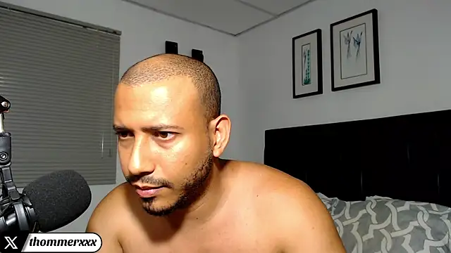Snapshot of thommerxxx chatting on August 1, 4:28 pm thommerxxx online show from August 1, 4:28 pm