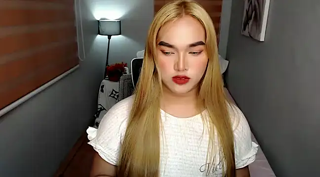 MoaningKylie online show from January 18, 3:42 am