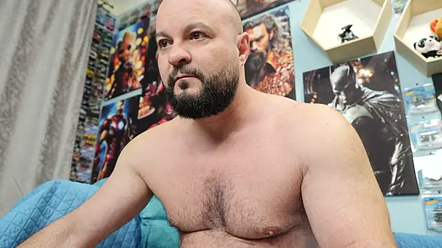 Snapshot of Muscle_Bear chatting on November 10, 6:01 am Muscle Bear online show from November 10, 6:01 am