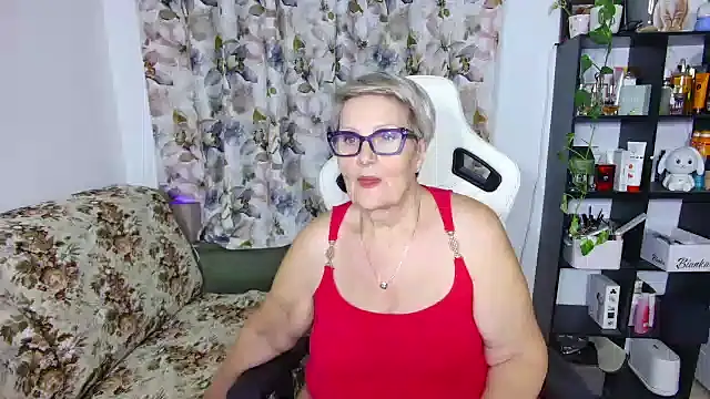 Snapshot of Selenna57 chatting on January 24, 6:56 pm Selenna57 online show from January 24, 6:56 pm