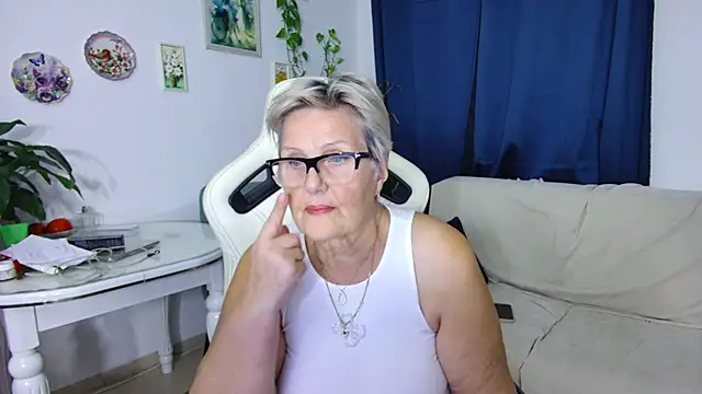 Selenna57 online show from January 7, 6:10 pm