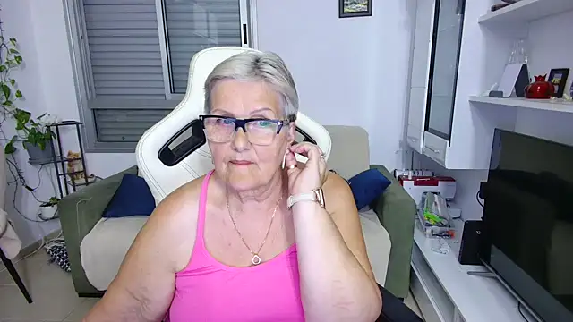 Snapshot of Selenna57 chatting on May 12, 5:54 pm Selenna57 online show from May 12, 5:54 pm