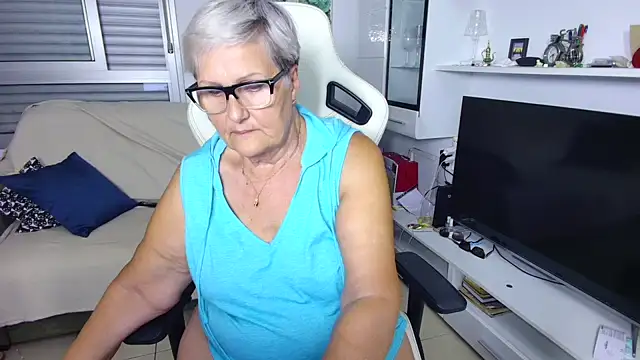 Snapshot of Selenna57 chatting on July 14, 5:29 pm Selenna57 online show from July 14, 5:29 pm
