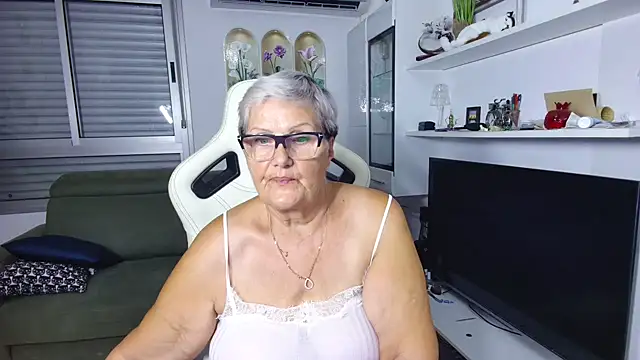 Snapshot of Selenna57 chatting on July 19, 5:16 pm Selenna57 online show from July 19, 5:16 pm