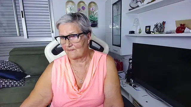 Snapshot of Selenna57 chatting on July 20, 5:37 pm Selenna57 online show from July 20, 5:37 pm
