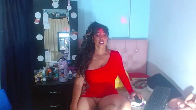 Snapshot of Alexaqueen1 chatting on May 10, 2:17 am Alexaqueen1 online show from May 10, 2:17 am