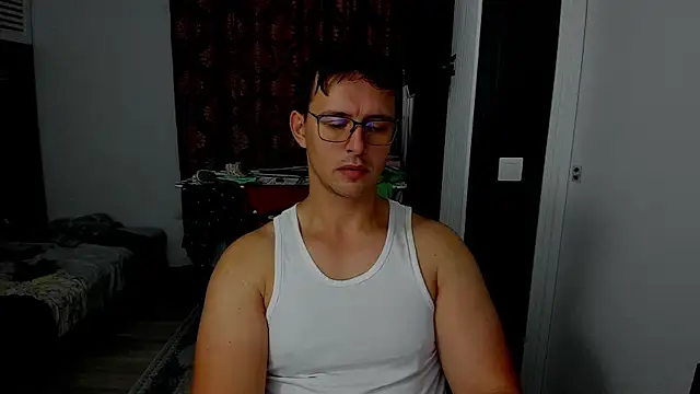 sexxymuscles4u online show from October 13, 8:58 am