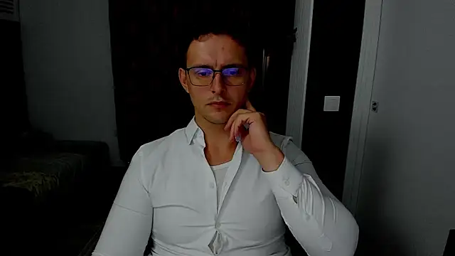 sexxymuscles4u online show from October 19, 1:01 pm