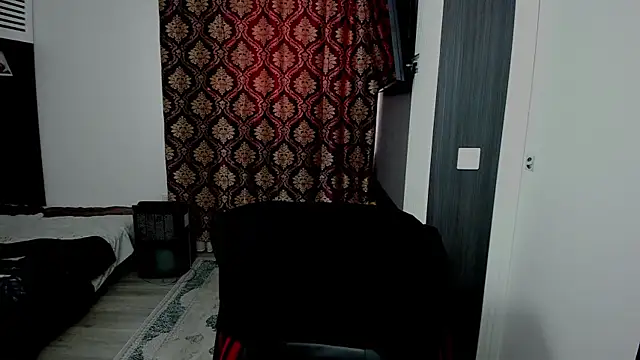 Snapshot of sexxymuscles4u chatting on November 24, 9:09 am sexxymuscles4u online show from November 24, 9:09 am