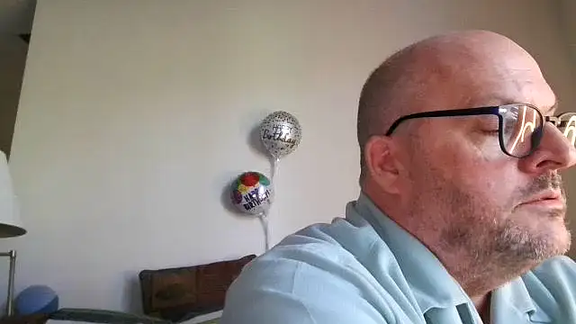 Snapshot of Ursulet_US chatting on May 29, 10:08 pm Ursulet US online show from May 29, 10:08 pm