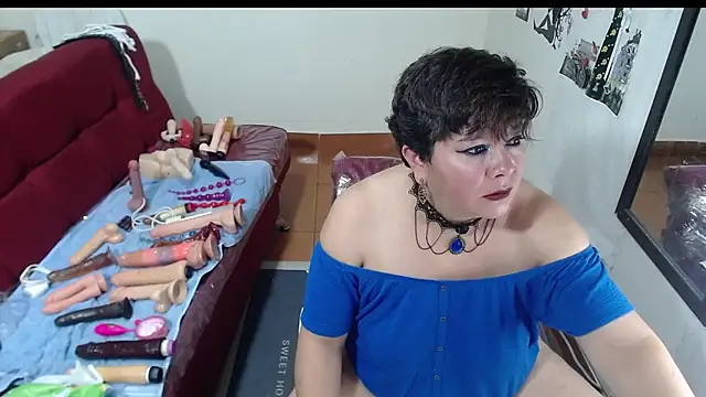 Snapshot of angelitolove727 chatting on February 13, 8:34 pm angelitolove727 online show from February 13, 8:34 pm