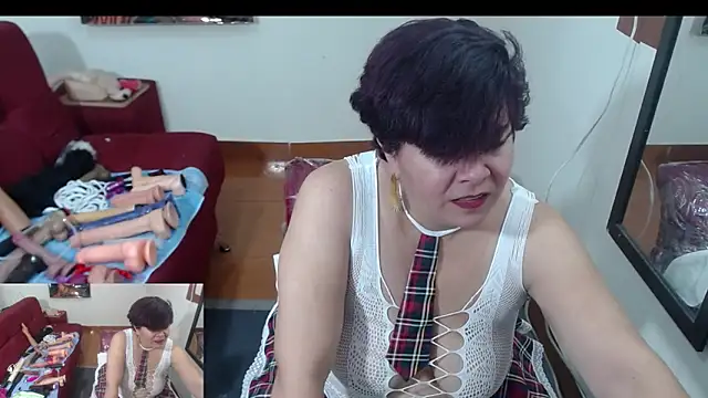 Snapshot of angelitolove727 chatting on October 10, 7:46 pm angelitolove727 online show from October 10, 7:46 pm