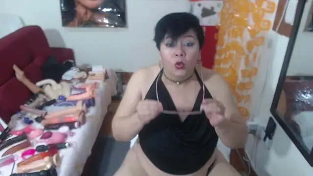 Snapshot of angelitolove727 chatting on November 16, 2:17 am angelitolove727 online show from November 16, 2:17 am