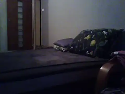 Snapshot of michu81 chatting on December 26, 2:27 pm michu81 online show from December 26, 2:27 pm
