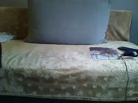 Snapshot of michu81 chatting on January 20, 9:46 am michu81 online show from January 20, 9:46 am