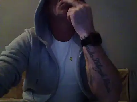 Snapshot of michu81 chatting on January 29, 11:25 pm michu81 online show from January 29, 11:25 pm