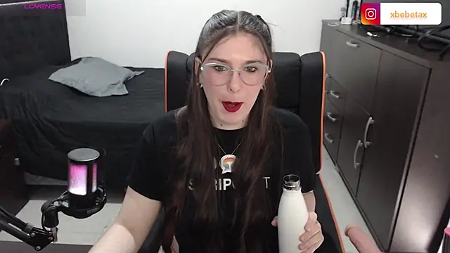 xxbbtaa online show from December 18, 8:15 pm