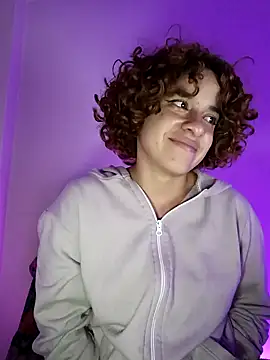 EmmaMelissa0521 online show from December 18, 2:10 am