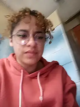 EmmaMelissa0521 online show from January 25, 9:35 pm