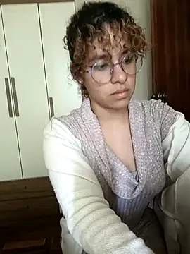 EmmaMelissa0521 online show from March 5, 6:45 pm