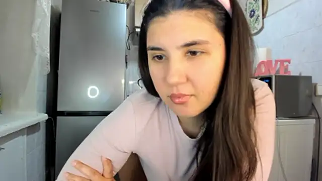 MiaMarrone online show from December 19, 7:54 pm