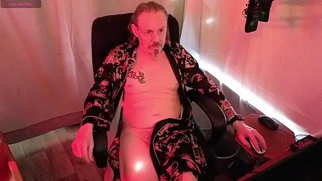 Snapshot of Richy__Rich_ chatting on June 18, 11:20 pm Richy Rich online show from June 18, 11:20 pm