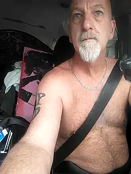 Snapshot of Yankeedave420 chatting on May 16, 7:45 pm Yankeedave420 online show from May 16, 7:45 pm