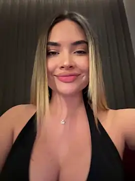 Snapshot of AnaCarrera chatting on November 17, 7:41 pm AnaCarrera online show from November 17, 7:41 pm