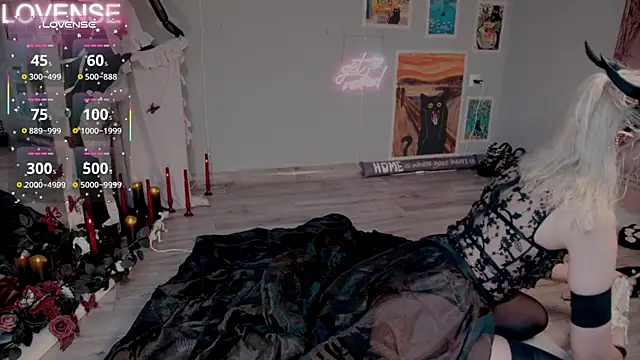 Snapshot of Careful_i_bite chatting on October 25, 6:10 am Careful i bite online show from October 25, 6:10 am