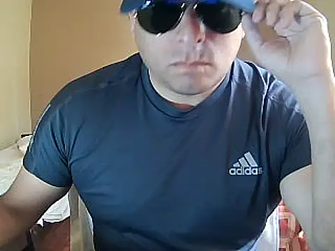 Snapshot of chicoguapo8 chatting on February 11, 9:35 pm chicoguapo8 online show from February 11, 9:35 pm