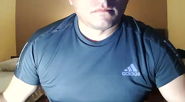 Snapshot of chicoguapo8 chatting on February 12, 7:44 am chicoguapo8 online show from February 12, 7:44 am