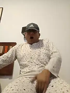 Snapshot of chicoguapo8 chatting on October 10, 11:48 pm chicoguapo8 online show from October 10, 11:48 pm