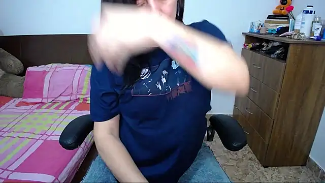 Snapshot of alexa_milsf chatting on November 13, 12:53 am alexa milsf online show from November 13, 12:53 am