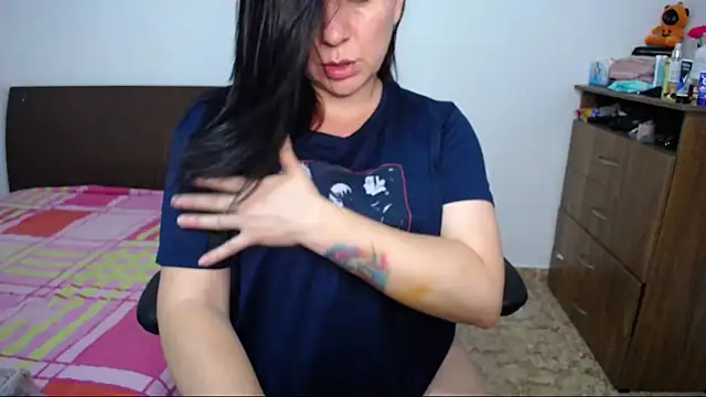 Snapshot of alexa_milsf chatting on November 15, 2:42 am alexa milsf online show from November 15, 2:42 am