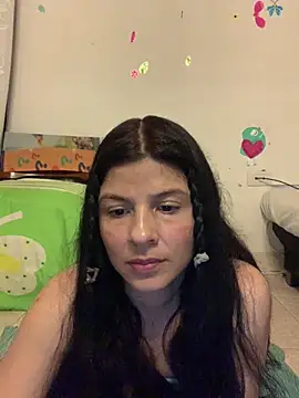 Estefani 32 online show from April 29, 5:30 pm