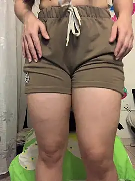 Snapshot of Estefani_32 chatting on May 3, 4:46 pm Estefani 32 online show from May 3, 4:46 pm