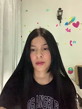 Snapshot of Estefani_32 chatting on May 5, 3:09 pm Estefani 32 online show from May 5, 3:09 pm