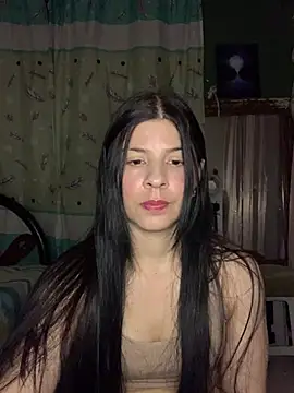 Snapshot of Estefani_32 chatting on May 10, 2:55 pm Estefani 32 online show from May 10, 2:55 pm