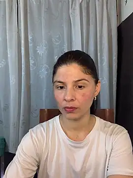 Snapshot of Estefani_32 chatting on May 30, 8:50 pm Estefani 32 online show from May 30, 8:50 pm