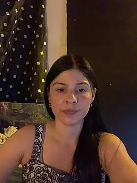 Snapshot of Estefani_32 chatting on June 2, 7:05 pm Estefani 32 online show from June 2, 7:05 pm
