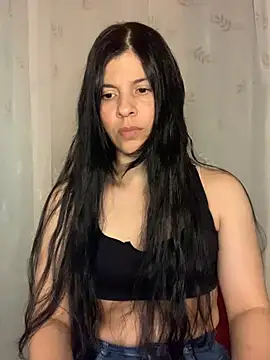 Snapshot of Estefani_32 chatting on June 27, 8:58 pm Estefani 32 online show from June 27, 8:58 pm