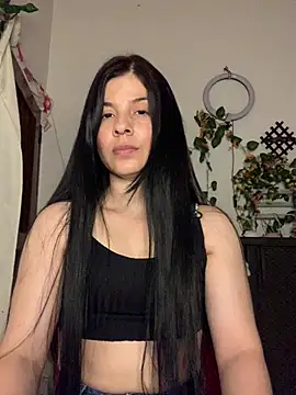 Snapshot of Estefani_32 chatting on July 1, 6:40 pm Estefani 32 online show from July 1, 6:40 pm
