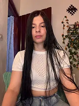 Snapshot of Estefani_32 chatting on July 11, 5:37 pm Estefani 32 online show from July 11, 5:37 pm